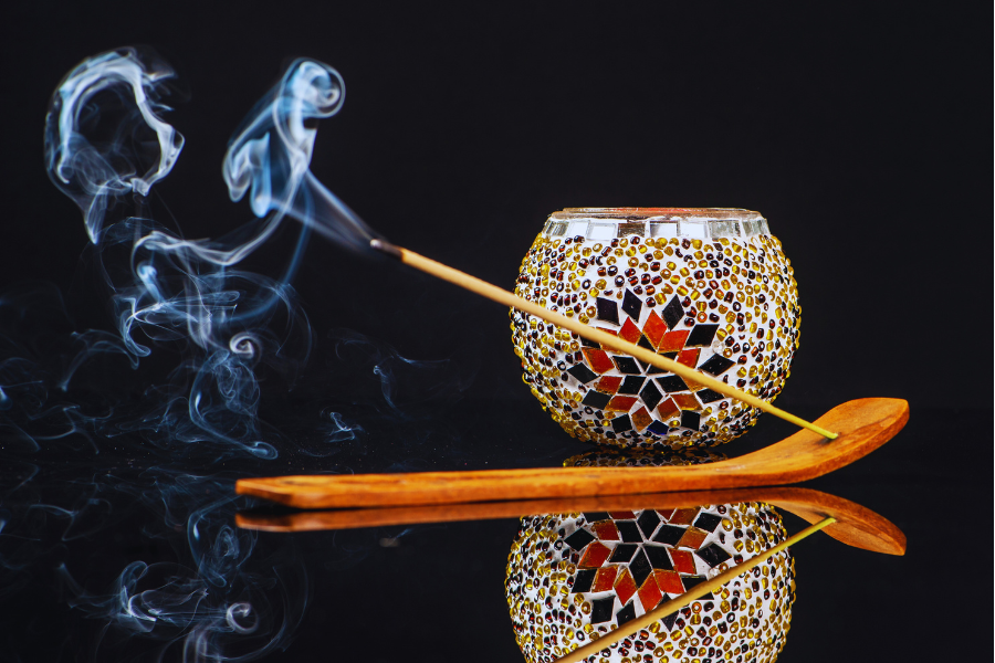 Rökelsepinnar-hållare