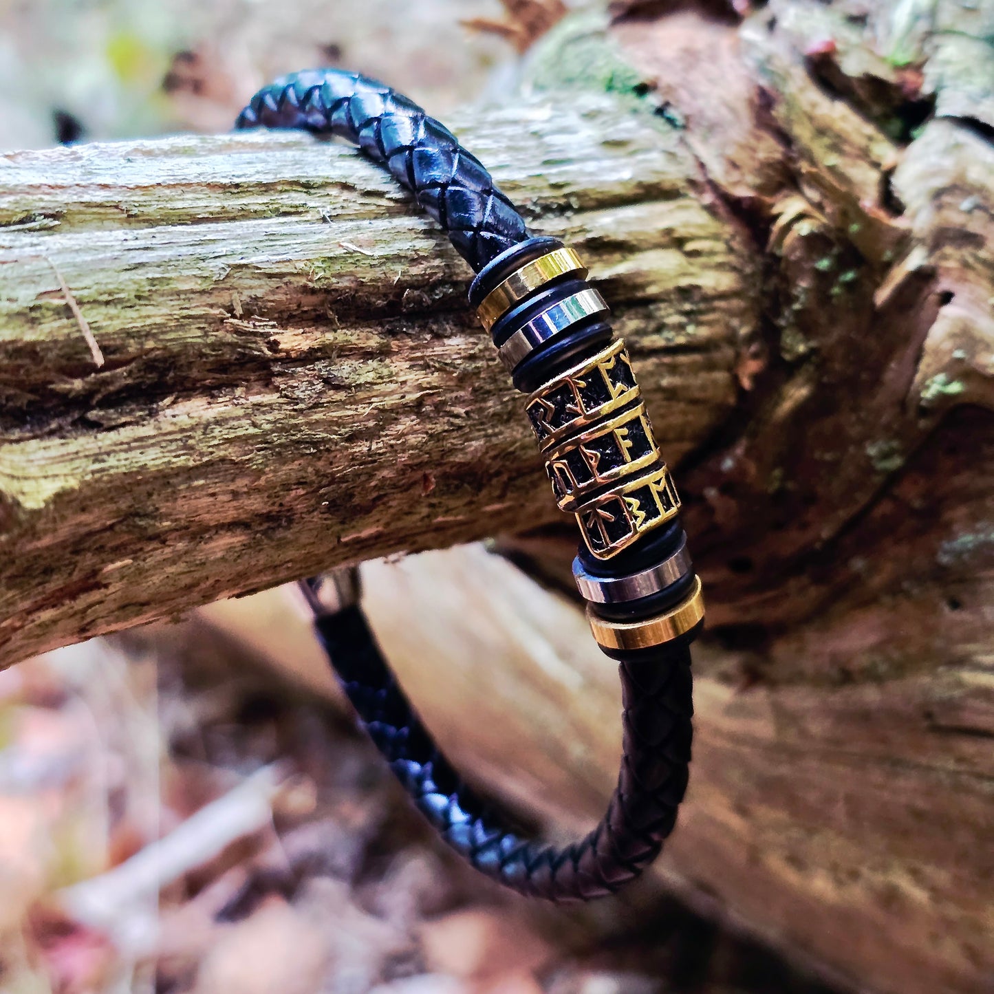 Läder Armband "Guldrunor"