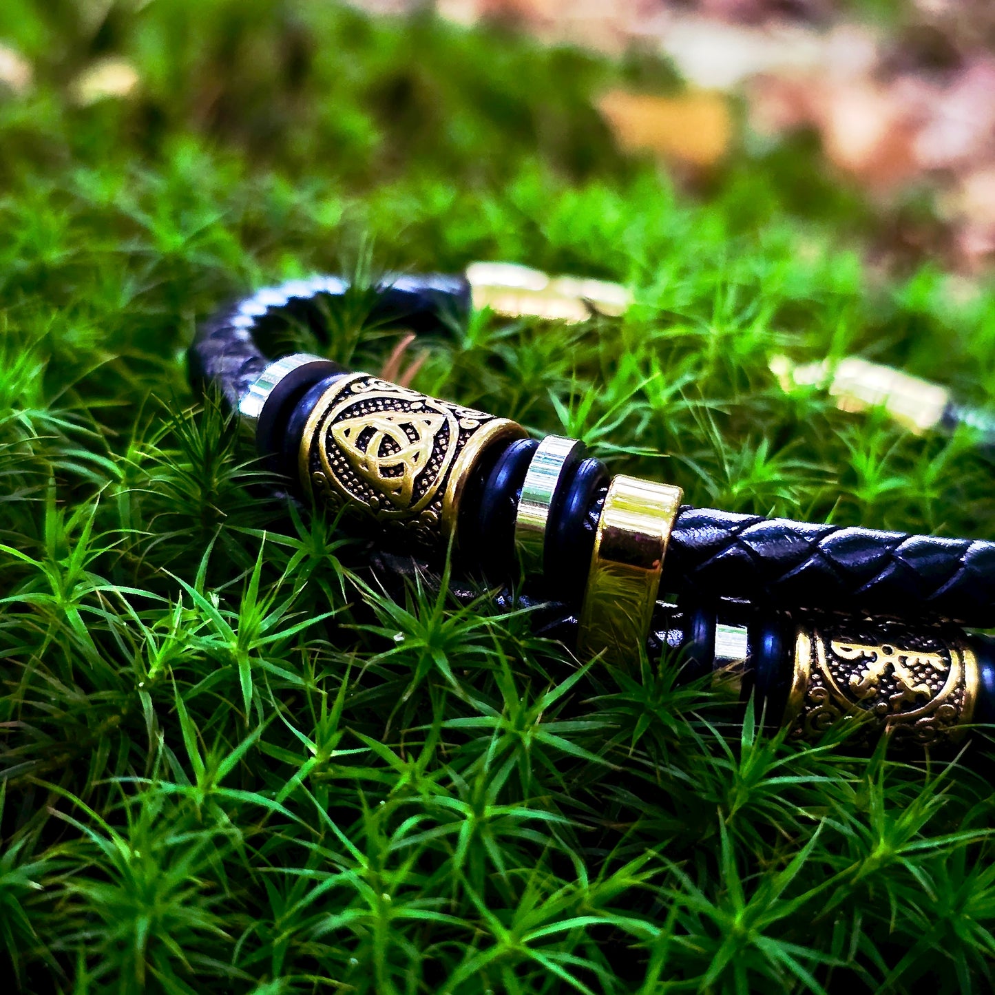 Läder Armband "Vegvisir och valknut dubbla" (2025)