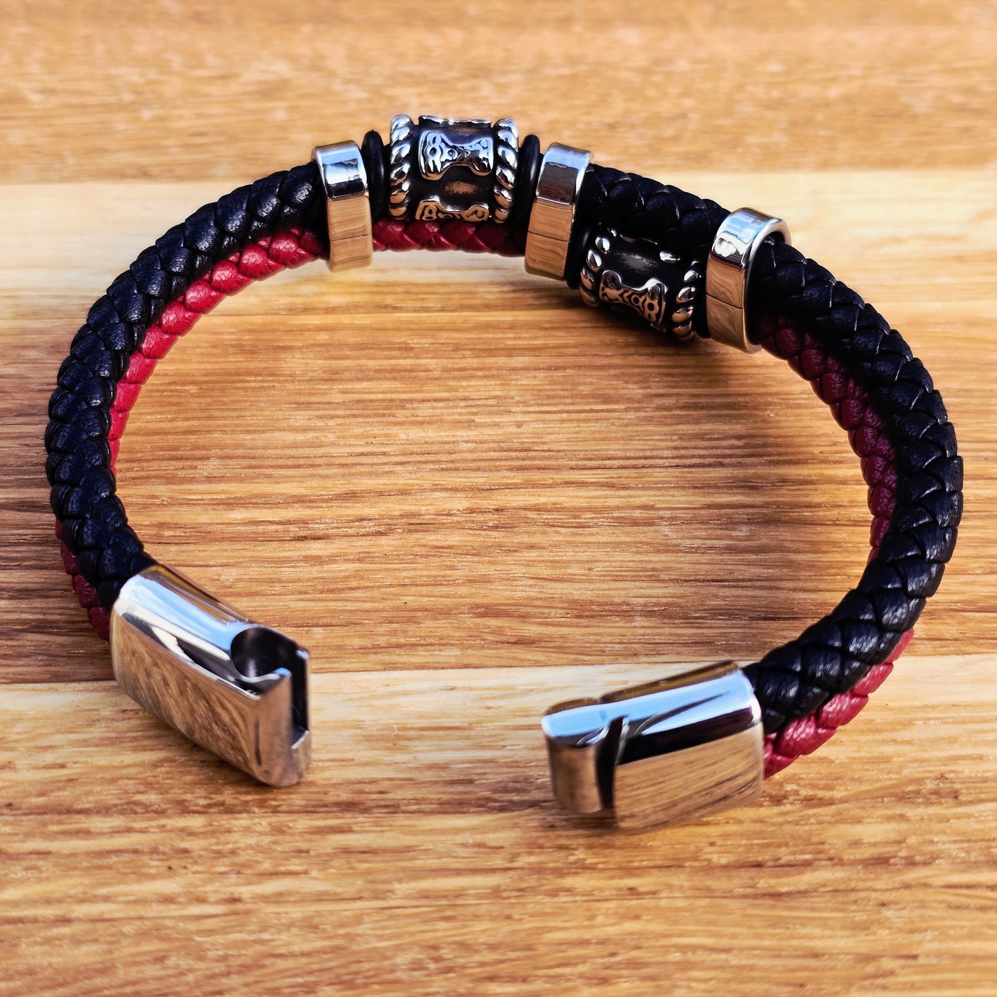 Mjölner Bracelet Leather black / Red 