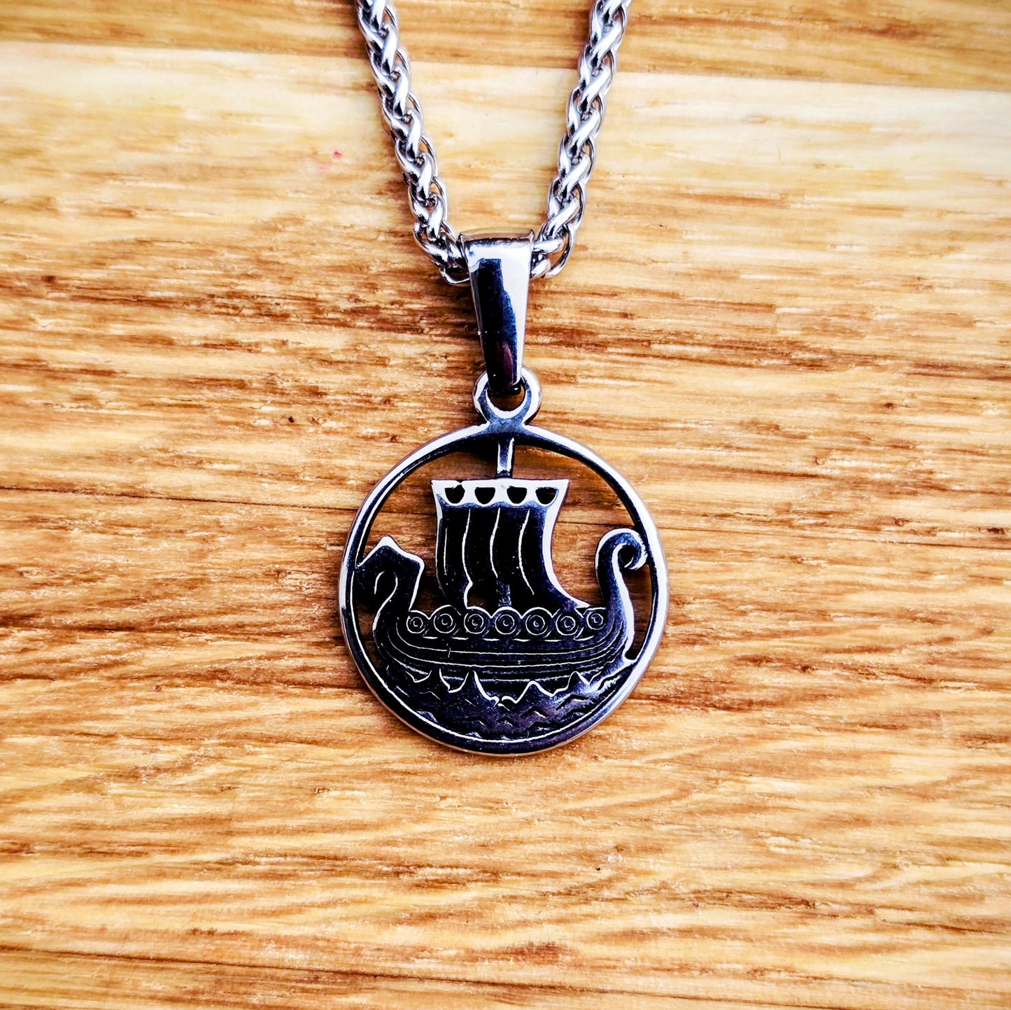 Halskette „Langschiff-Eleganz“ (2025)