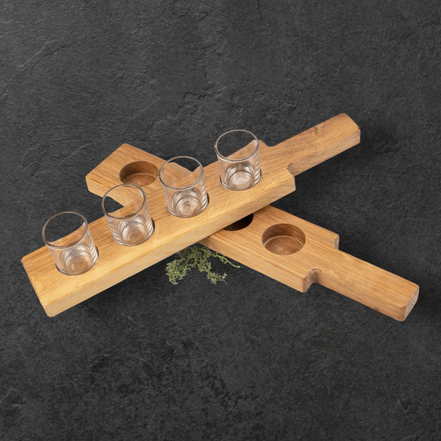 Högkvalitativ snaps latte gjord av oljad ek