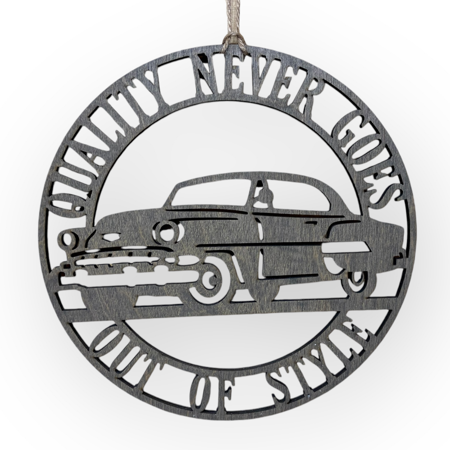 🏎️ Wall decoration – "Quality never goes out of style" 🛠️✨