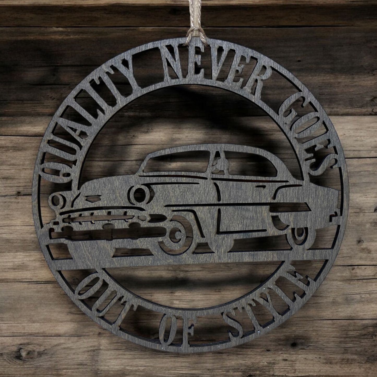 🏎️ Wall decoration – "Quality never goes out of style" 🛠️✨