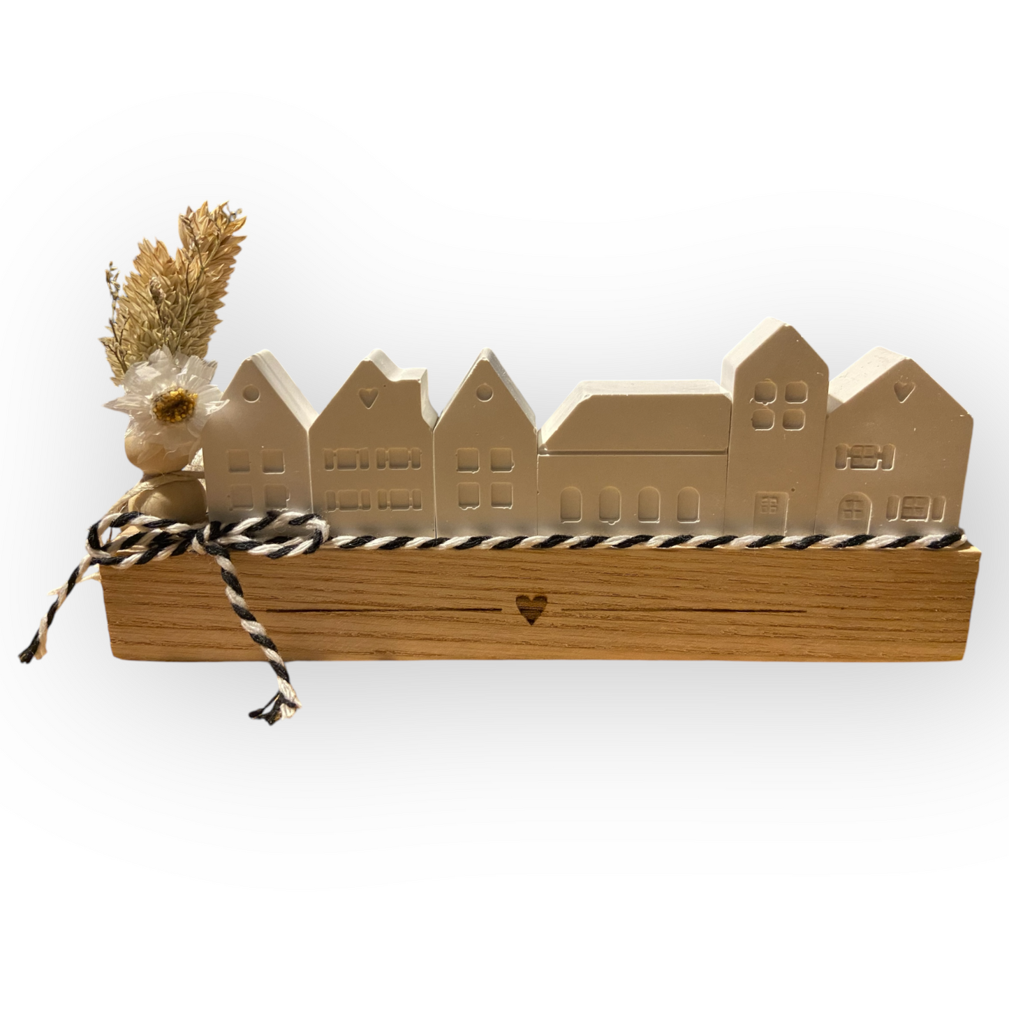 Miniaturstadtreihe auf Holz