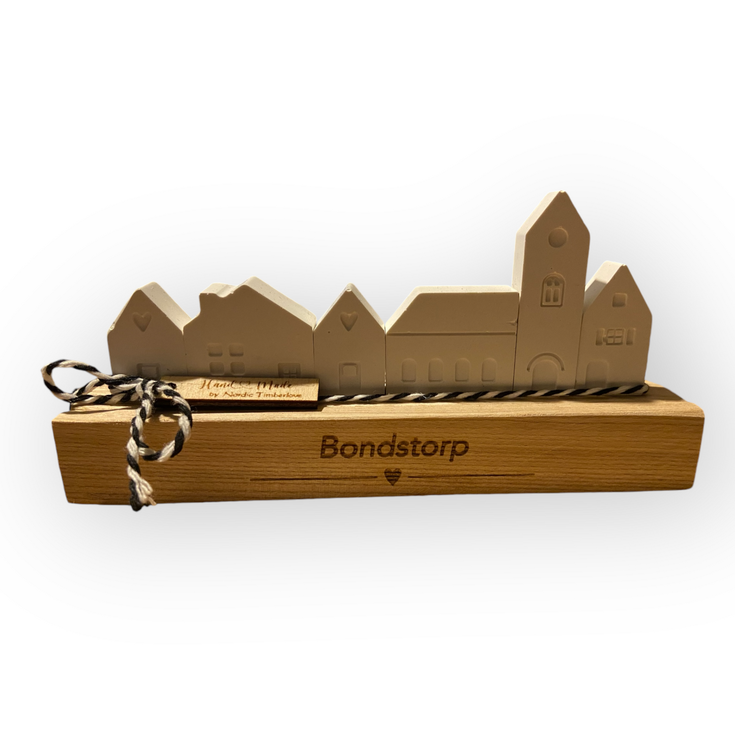 Miniaturstadtreihe auf Holz