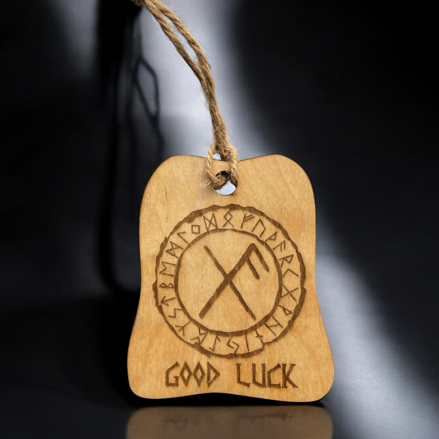 Nordiska Runeamulett – Skydd och styrka i ett elegant design 🌿✨