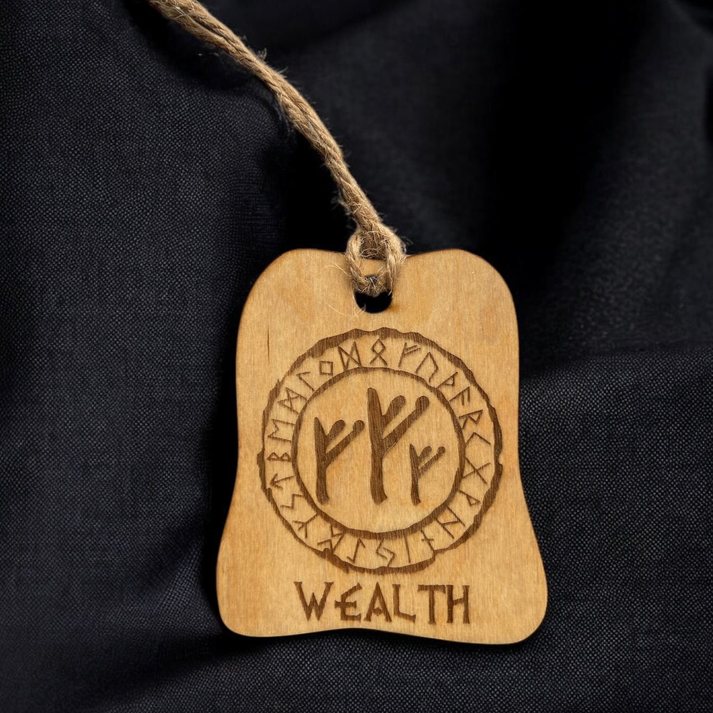 Nordiska Runeamulett – Skydd och styrka i ett elegant design 🌿✨