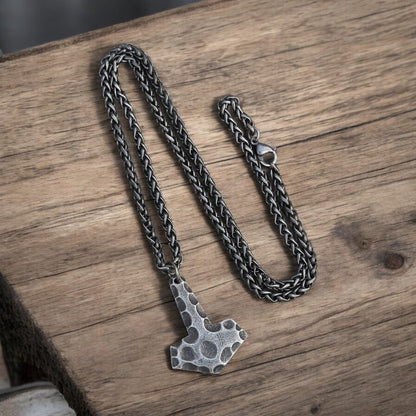 Halsband  Mjölner Antik 2025